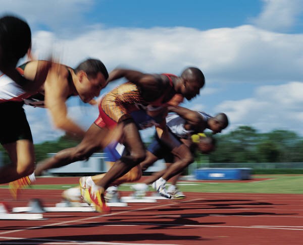 runners starting a race